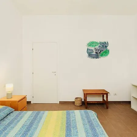 Spacious New 2 Bdr Walk-out Апартаменты Fara Novarese