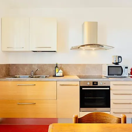 Spacious New 2 Bdr Walk-out *