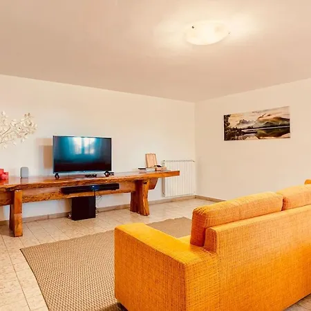 Spacious New 2 Bdr Walk-out Fara Novarese